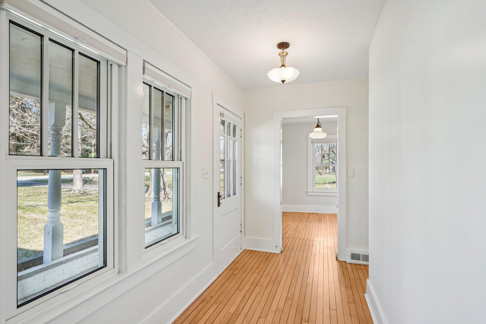 W4669 County Rd A Lafayette, WI 53121 - Photo 14 of 66 Foyer