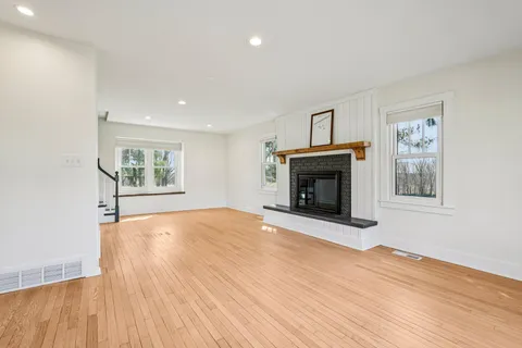 $715,000 | W4669 County Rd A, Lafayette, WI 53121