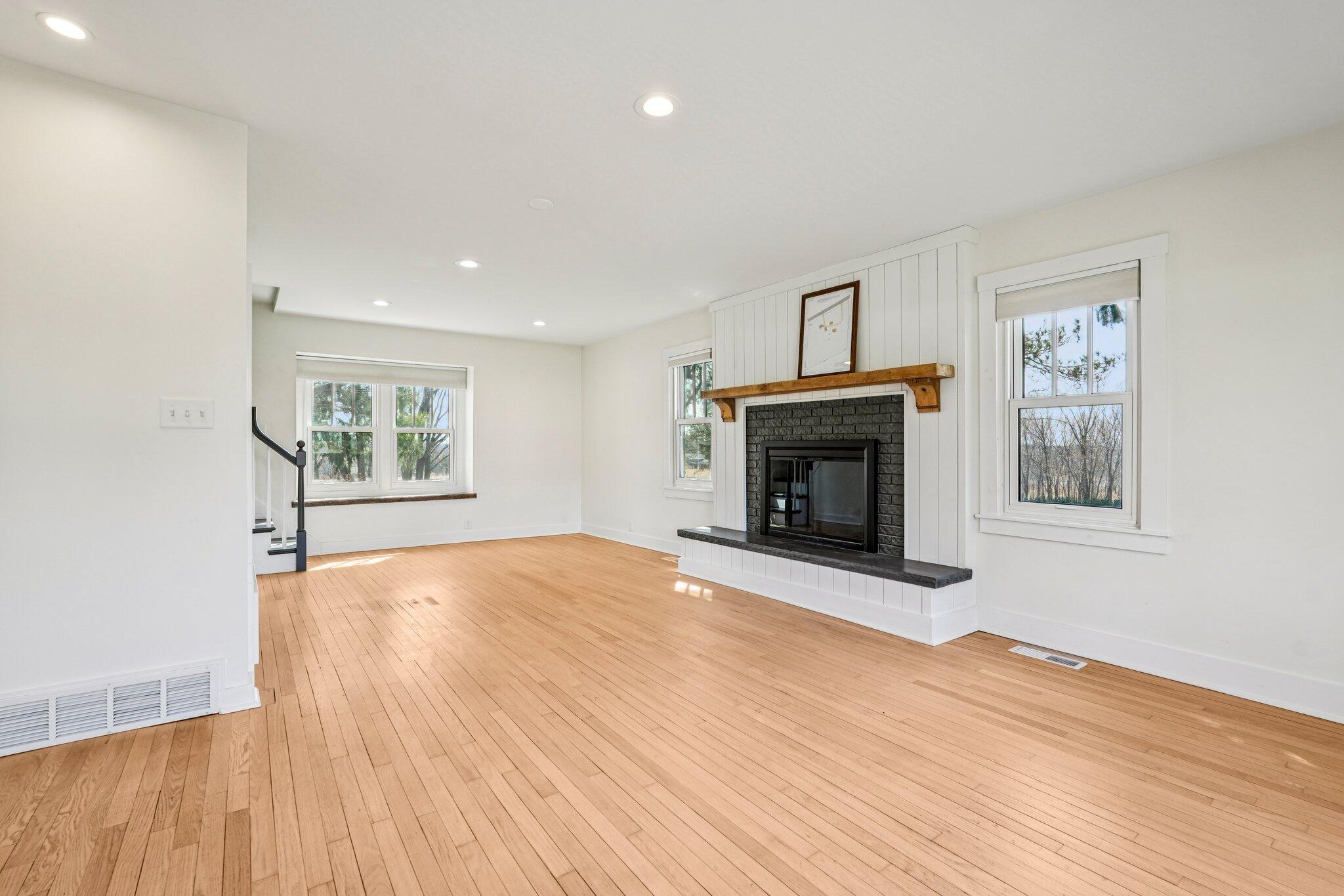 W4669 County Rd A Lafayette, WI 53121 - Photo 16 of 66 Living/Dining Room