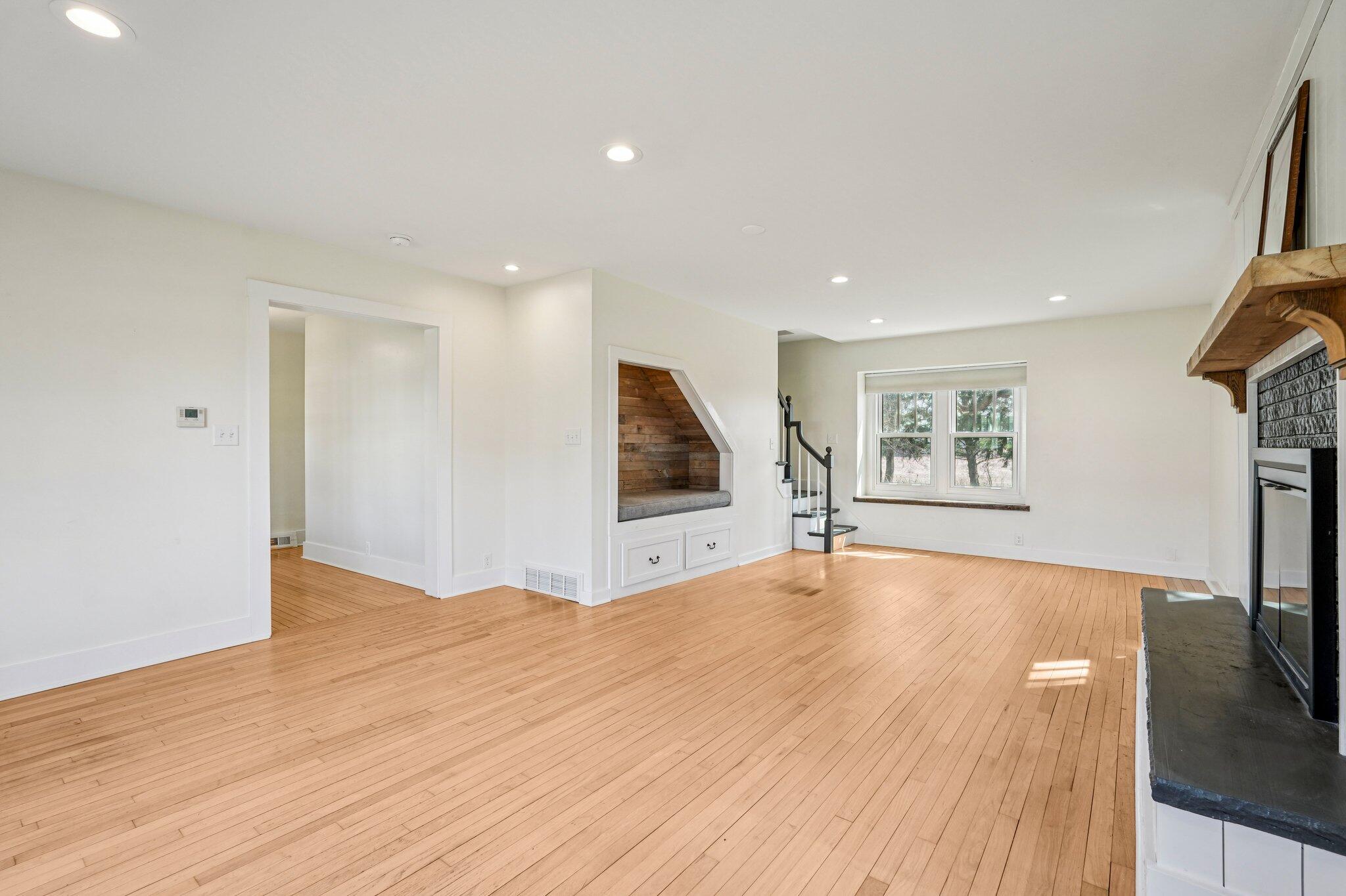 W4669 County Rd A Lafayette, WI 53121 - Photo 17 of 66 Living/Dining Room