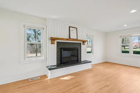 $715,000 | W4669 County Rd A, Lafayette, WI 53121