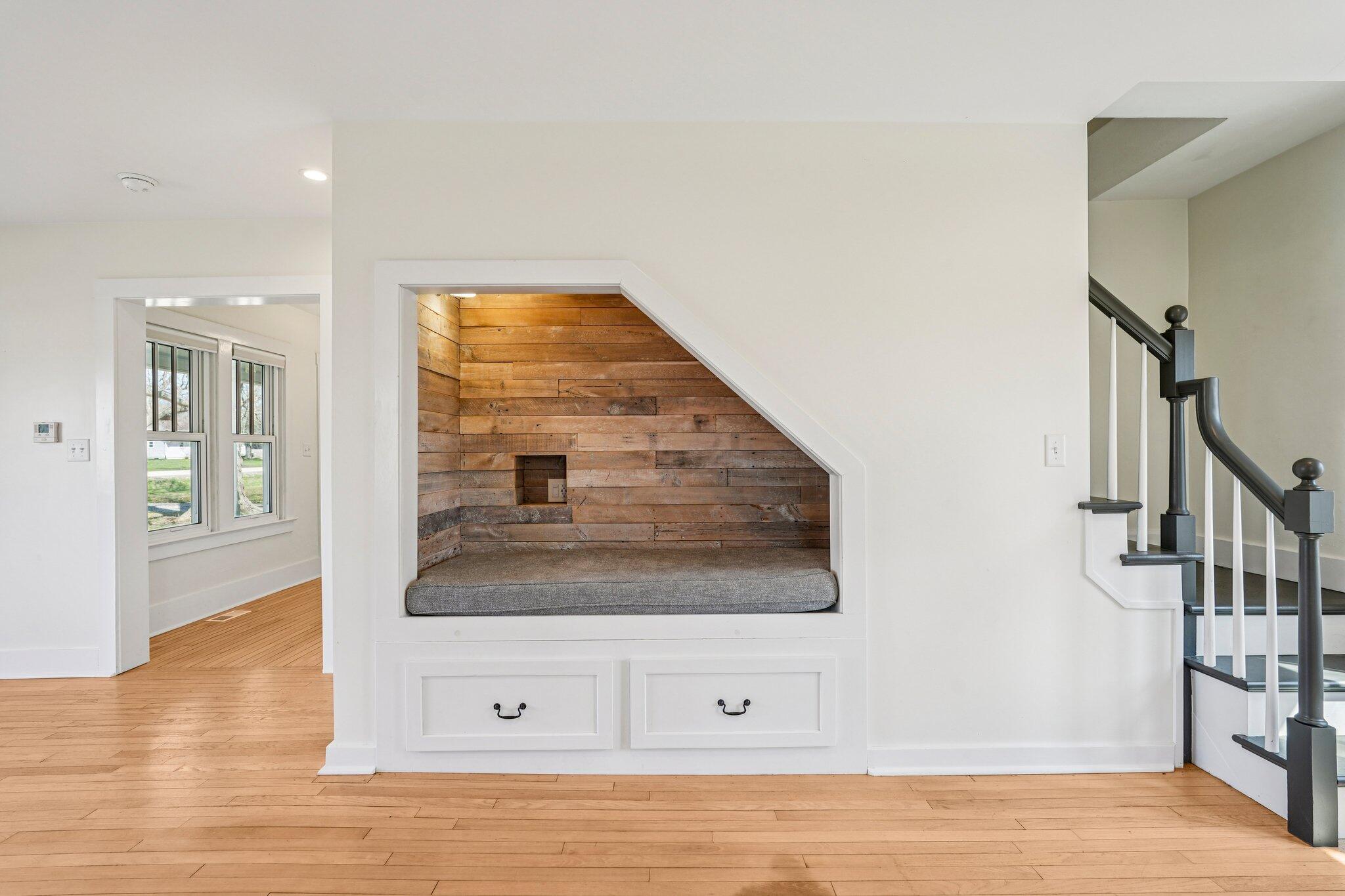 W4669 County Rd A Lafayette, WI 53121 - Photo 21 of 66 Very popular to young readers or nappers!