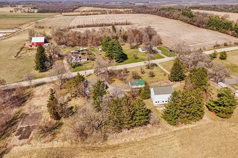 $715,000 | W4669 County Rd A, Lafayette, WI 53121