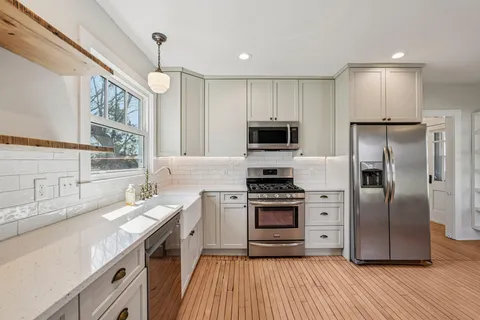 $715,000 | W4669 County Rd A, Lafayette, WI 53121