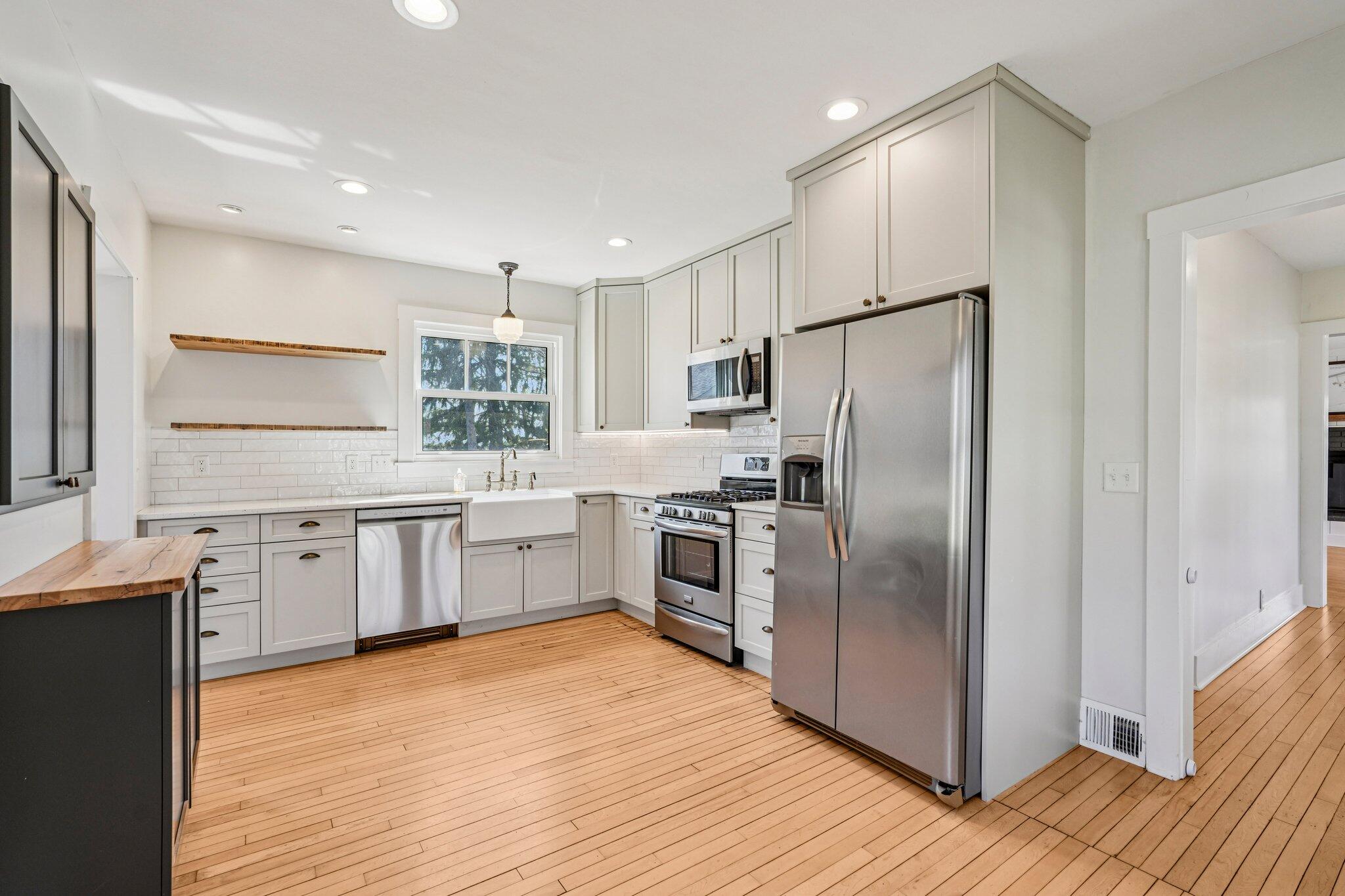 W4669 County Rd A Lafayette, WI 53121 - Photo 7 of 66 Kitchen