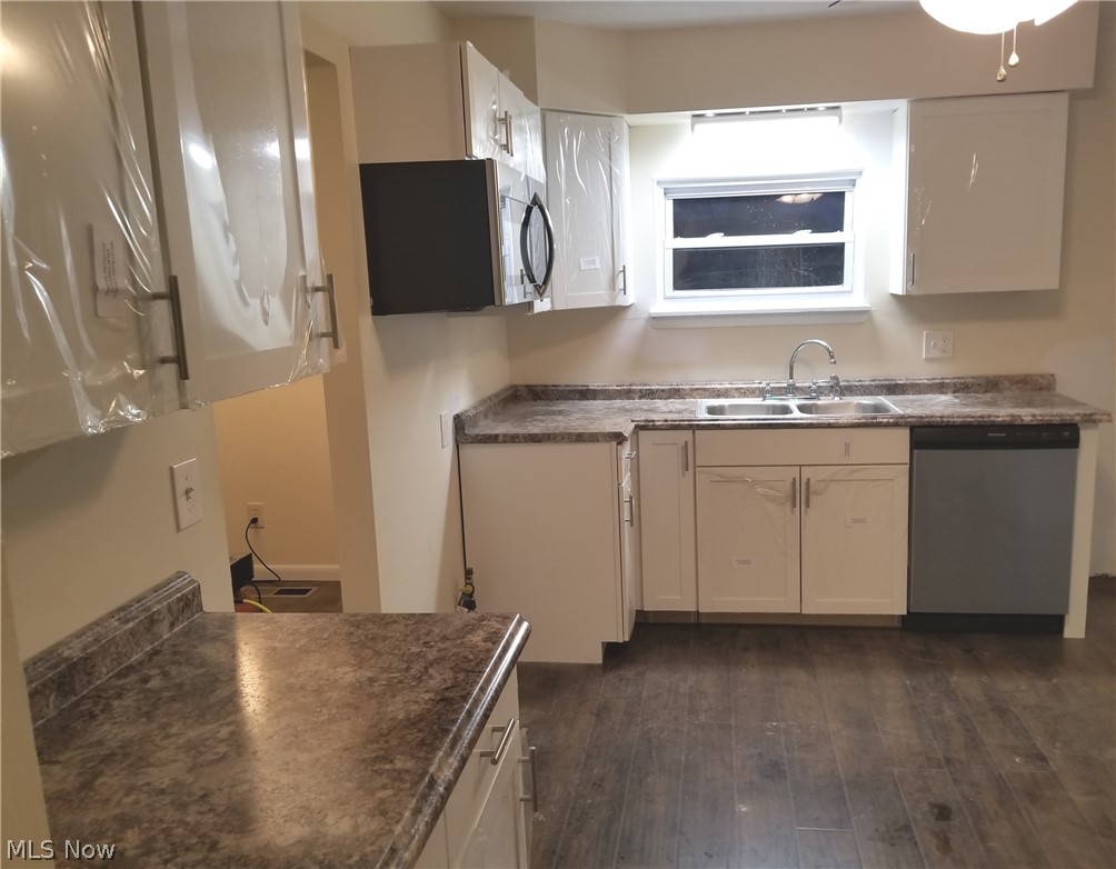 33913 Bainbridge Road North Ridgeville, OH 44039 - Photo 2 of 8 Kitchen