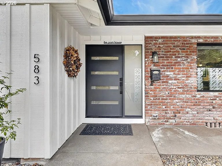 583 Southwest Allgood Street Dallas, OR 97338 - Photo 5 of 35