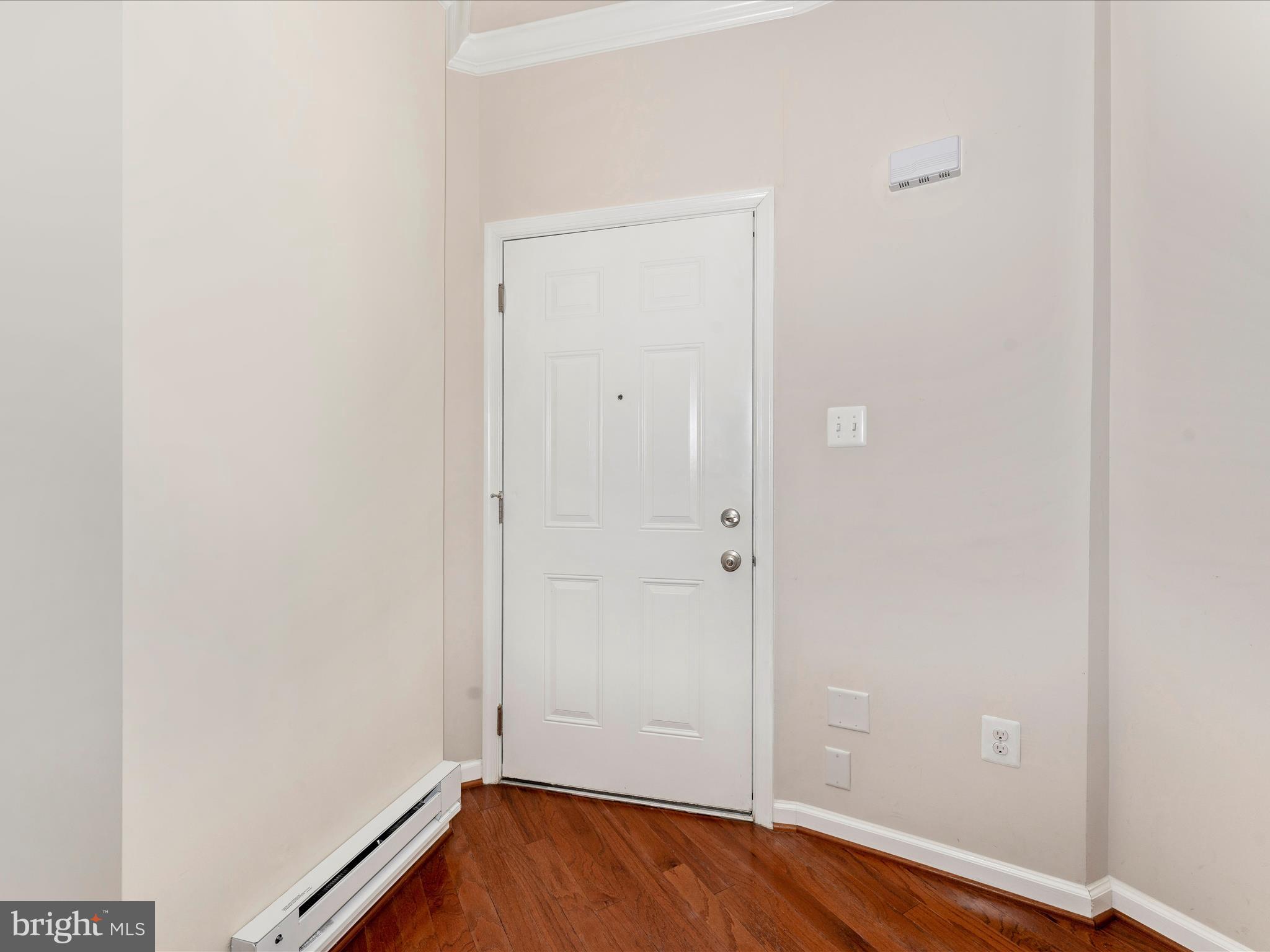 204 Mill Pond Road Frederick, MD 21701 - Photo 3 of 66 Foyer