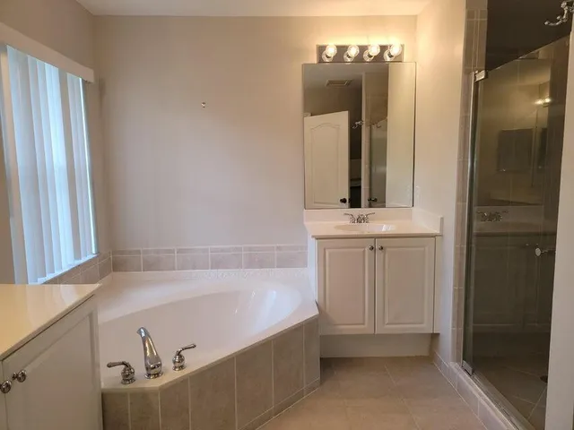 $2,800 | 233 River Bluff Lane, Royal Palm Beach, FL 33411