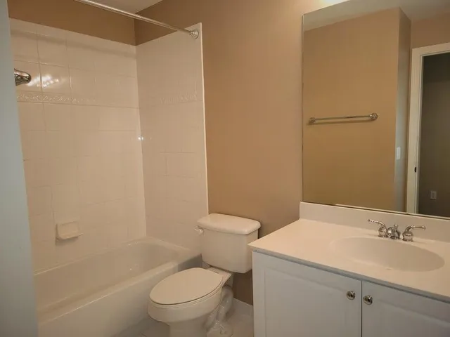 $2,800 | 233 River Bluff Lane, Royal Palm Beach, FL 33411