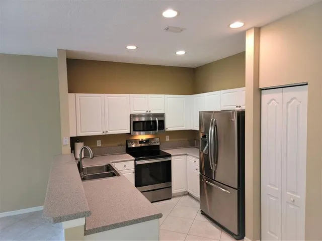 $2,800 | 233 River Bluff Lane, Royal Palm Beach, FL 33411