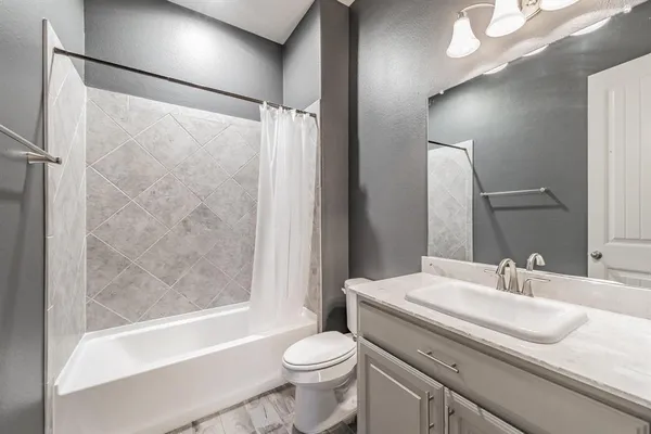 $700,000 | 3803 Wild Flower Lane, Nevada, TX 75173