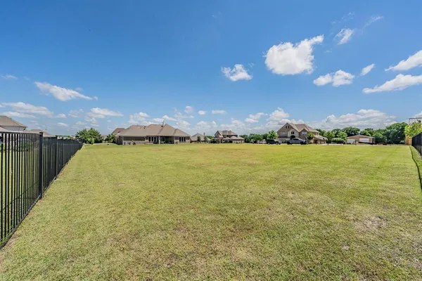 $700,000 | 3803 Wild Flower Lane, Nevada, TX 75173