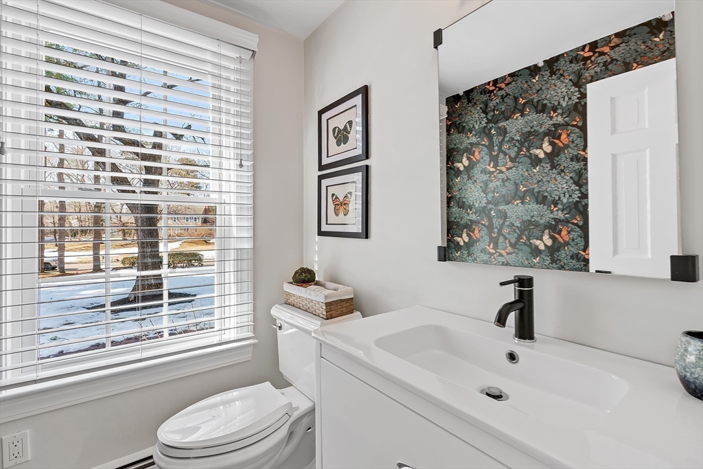 21 Decatur Lane Wayland, MA 01778 - Photo 14 of 37