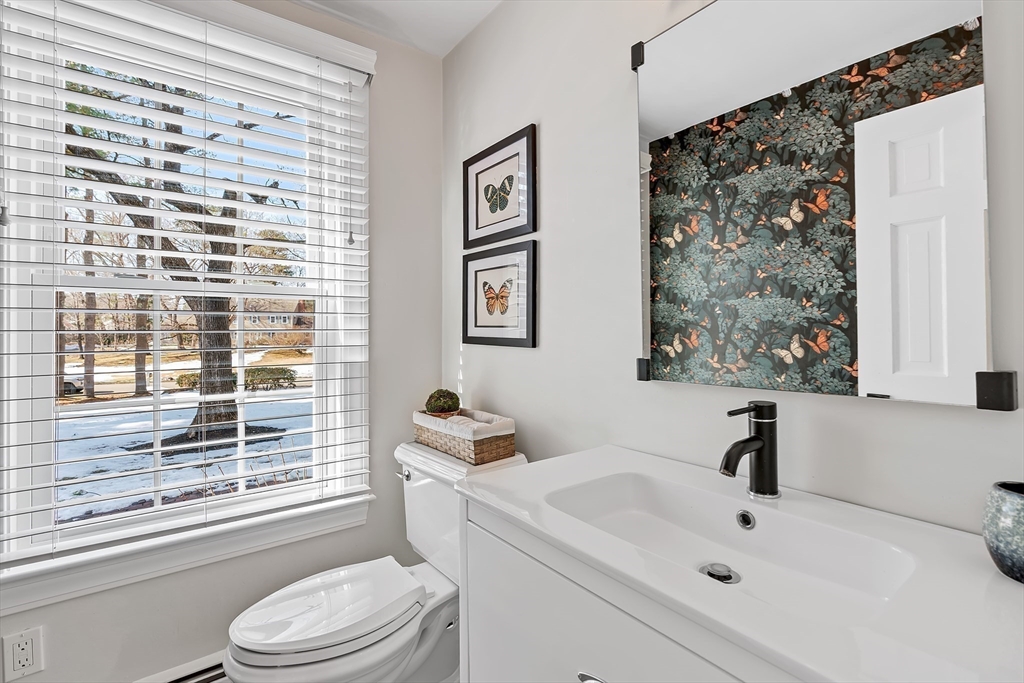 21 Decatur Lane Wayland, MA 01778 - Photo 16 of 38