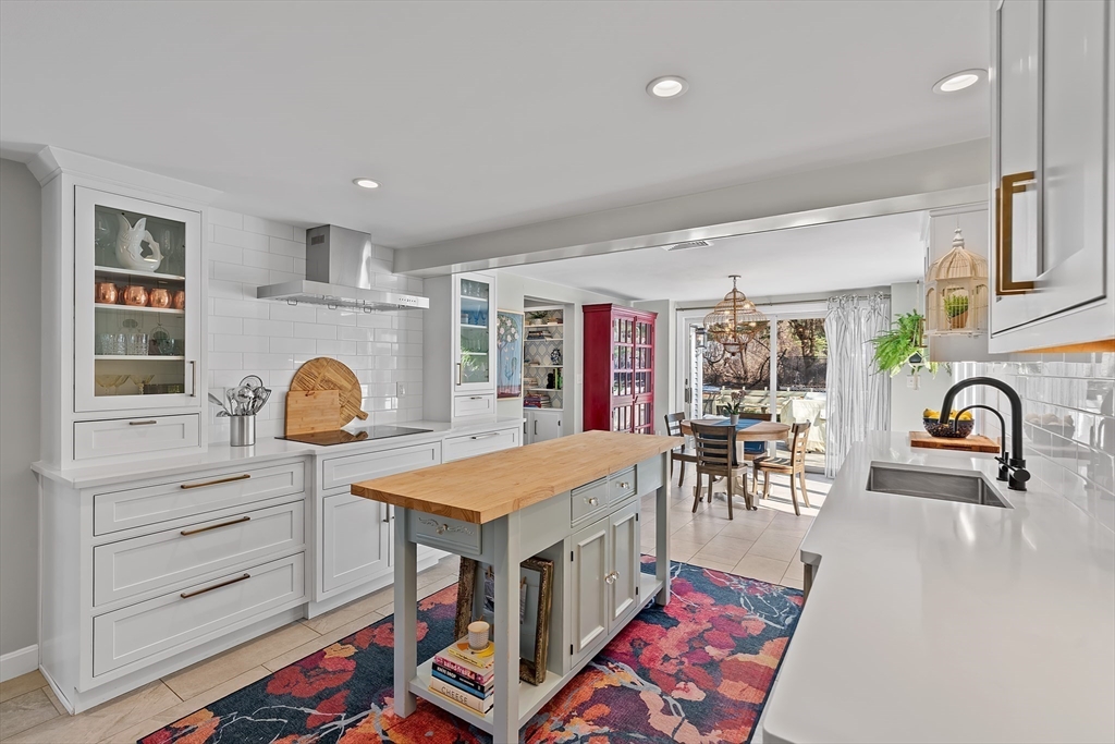 21 Decatur Lane Wayland, MA 01778 - Photo 3 of 38