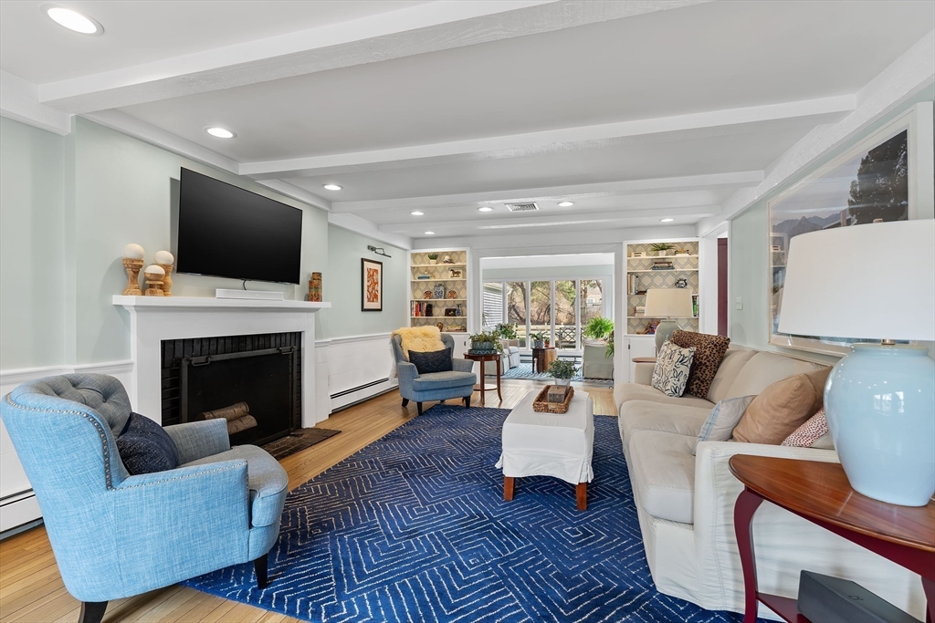 21 Decatur Lane Wayland, MA 01778 - Photo 5 of 37