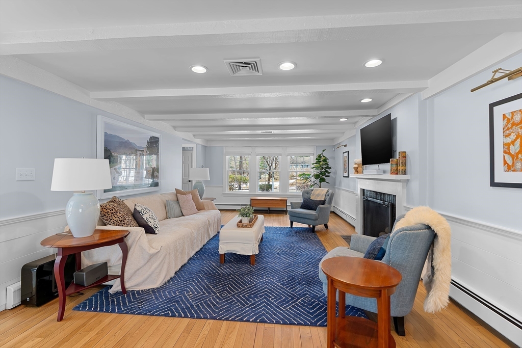 21 Decatur Lane Wayland, MA 01778 - Photo 7 of 38