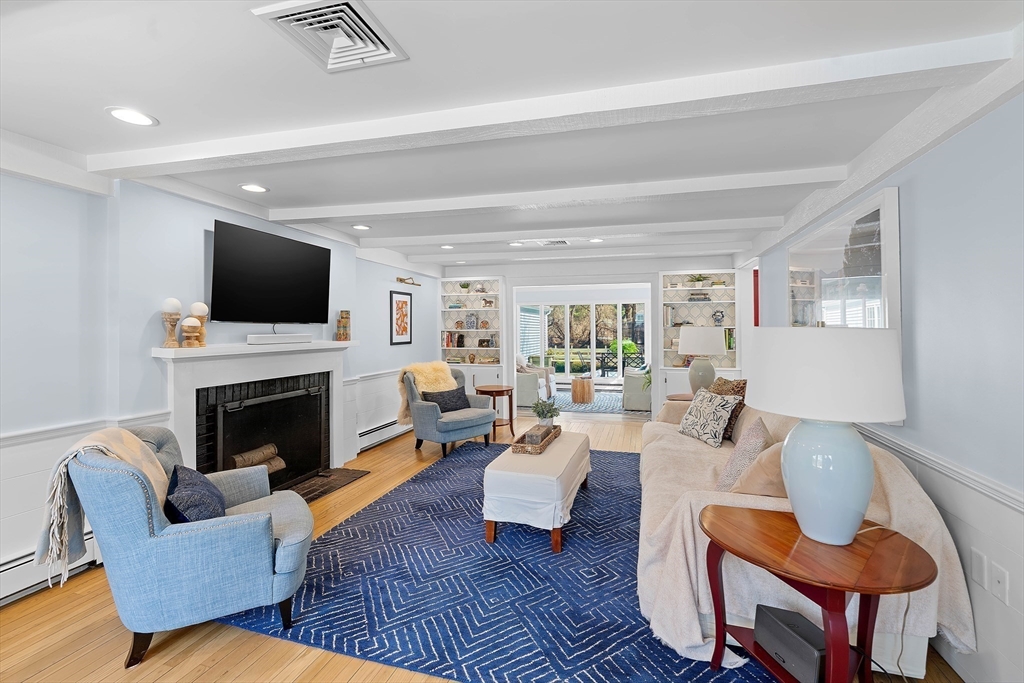 21 Decatur Lane Wayland, MA 01778 - Photo 8 of 38