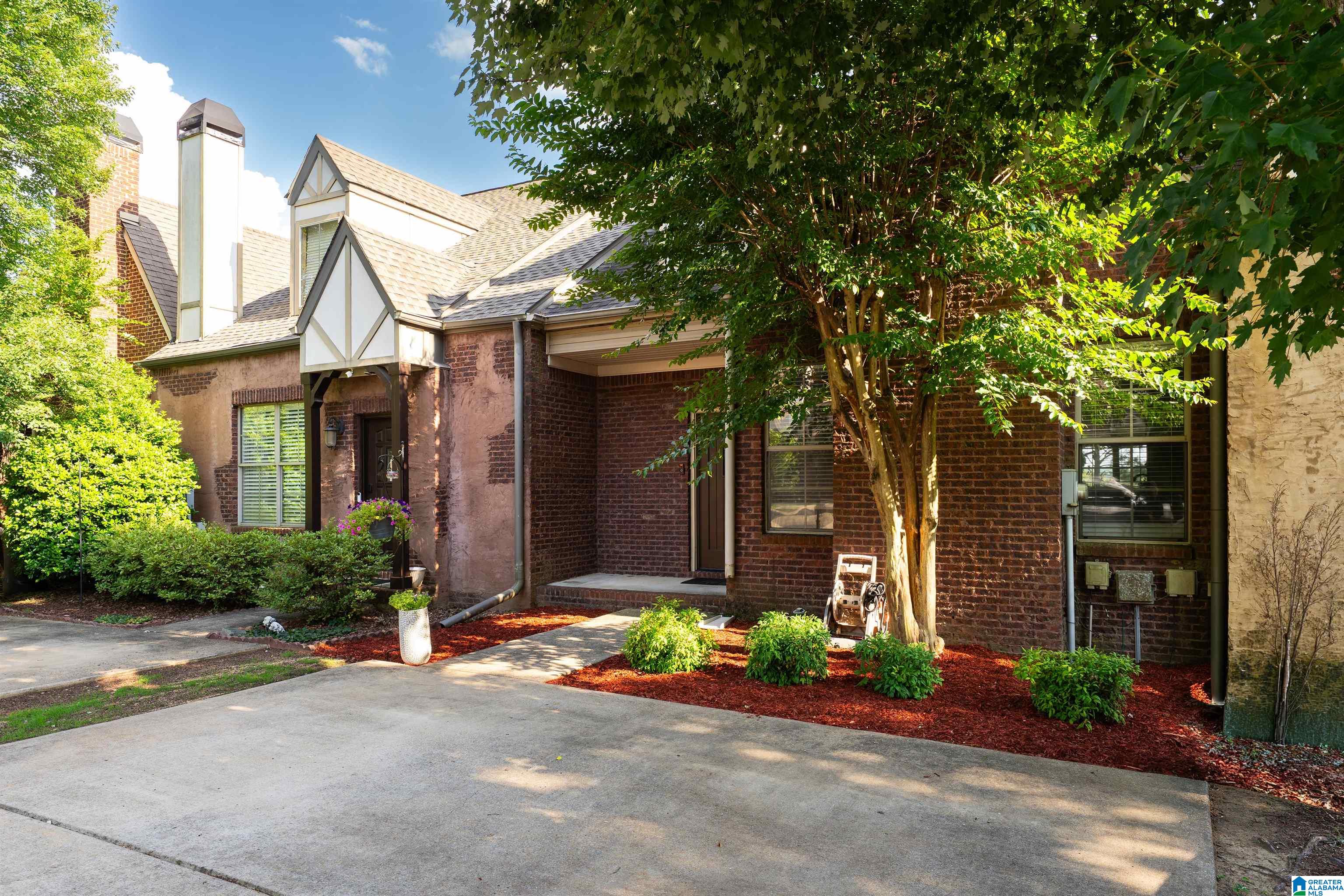 2239 Ridgemont Drive Birmingham, AL 35244 - Photo 2 of 27 Gallery Image 2