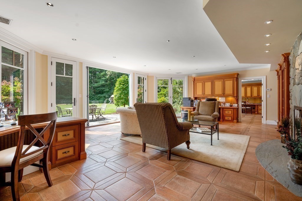 190 Concord Road Weston, MA 02493 - Photo 36 of 42 Gallery Image 36
