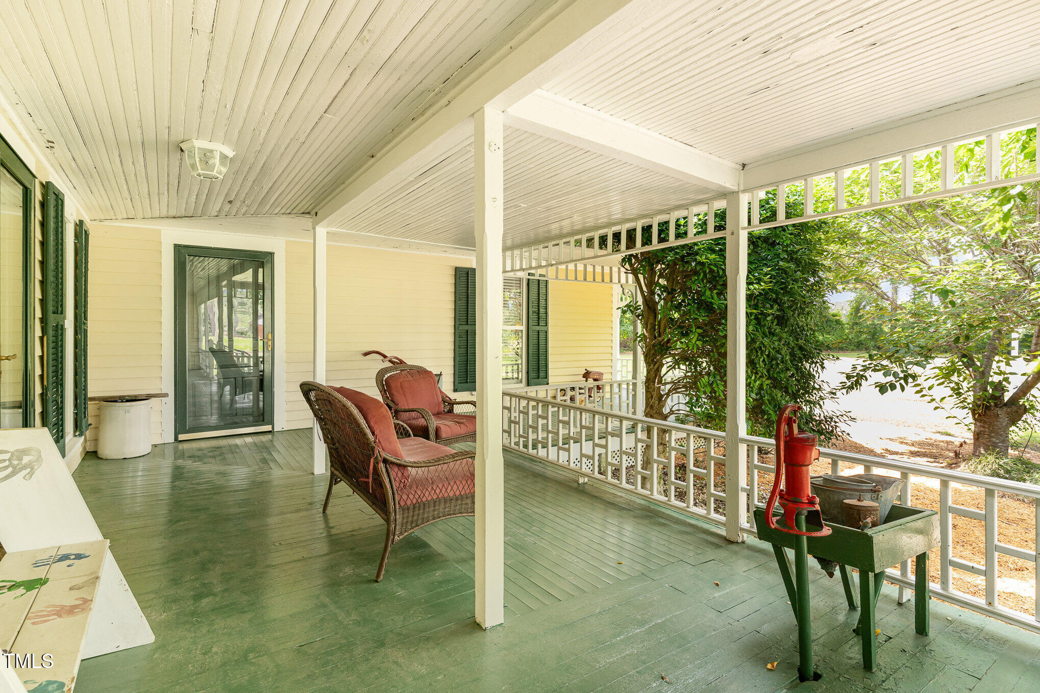 6200 Highway 401 Bunnlevel, NC 28323 - Photo 6 of 28 a living room filled with furniture