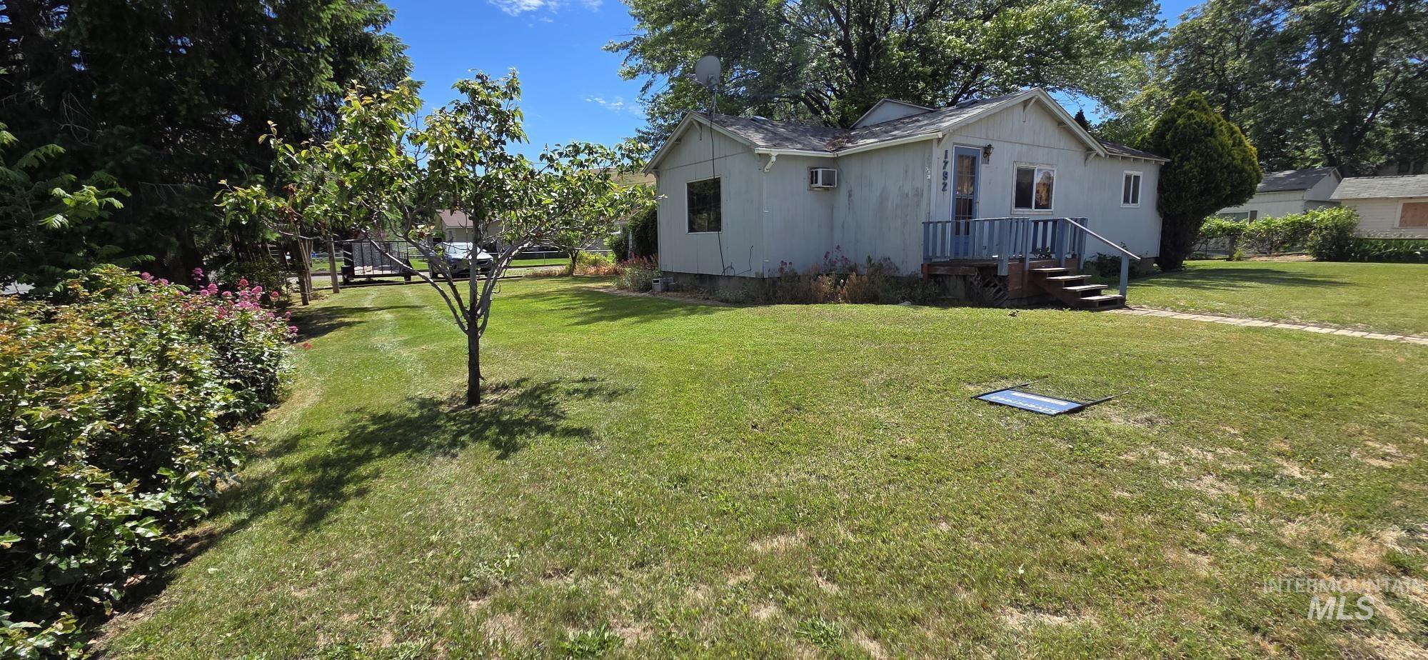 1792 Columbia Street Pomeroy, WA 99347 - Photo 1 of 25