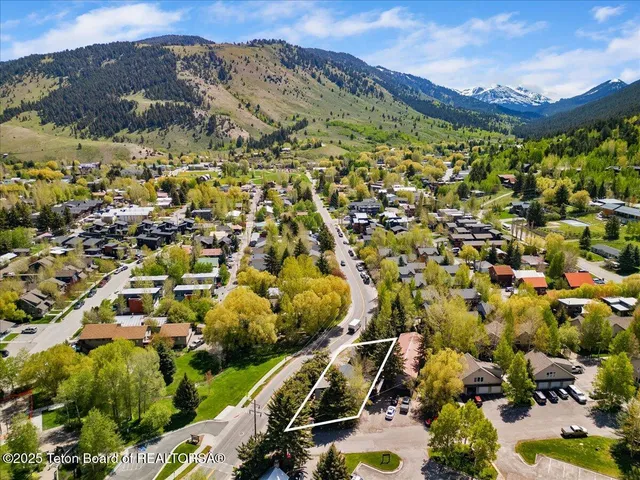 $2,100,000 | 500 East Kelly Avenue, Jackson, WY 83001