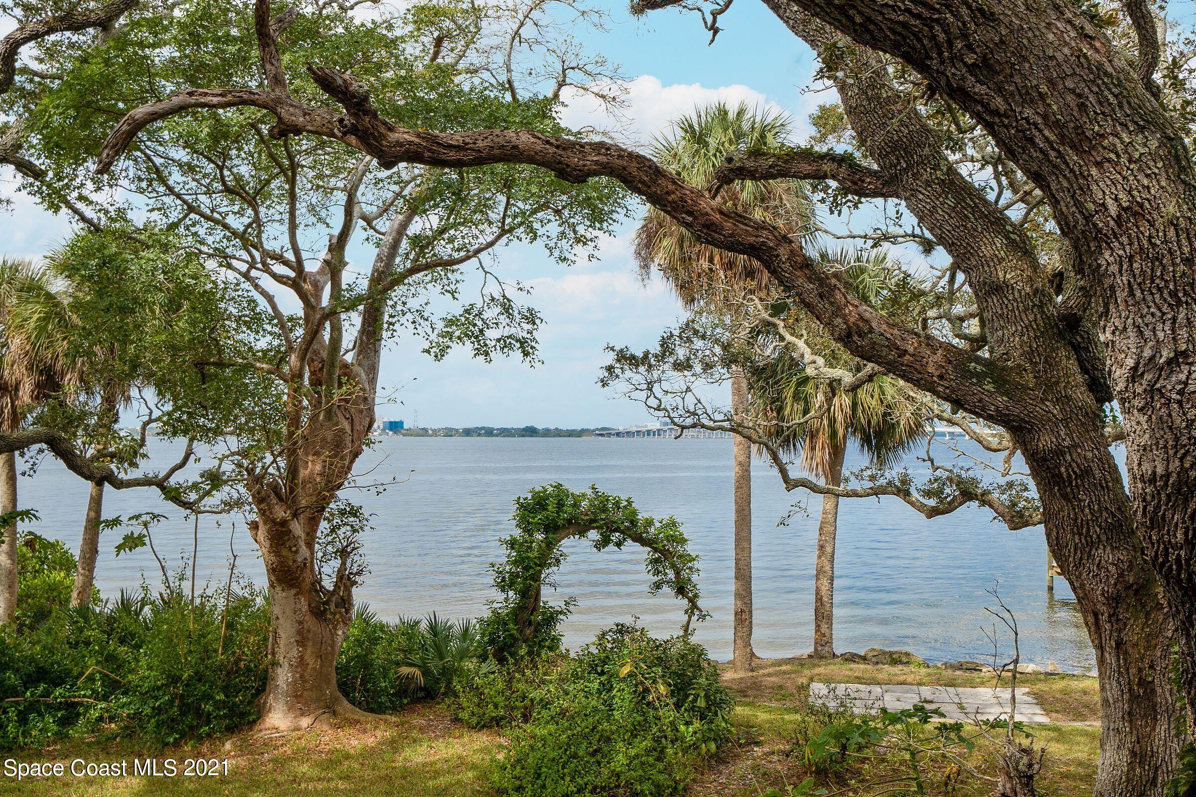 1320 South Riverside Drive Indialantic, FL 32903 - Photo 11 of 24 9.5 1320 S Riverside Drive (19)