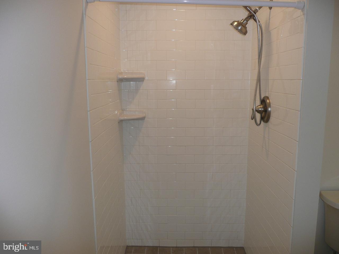 536 Easton Road, Unit 2 Horsham, PA 19044 - Photo 11 of 13 Gallery Image 11
