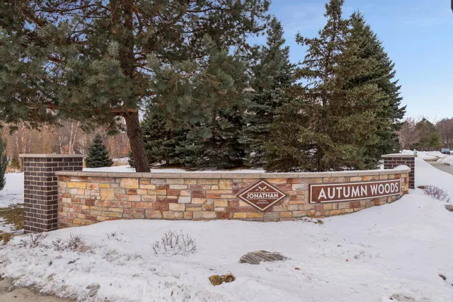 $829,900 | 3031 Sugar Maple Drive, Chaska, MN 55318