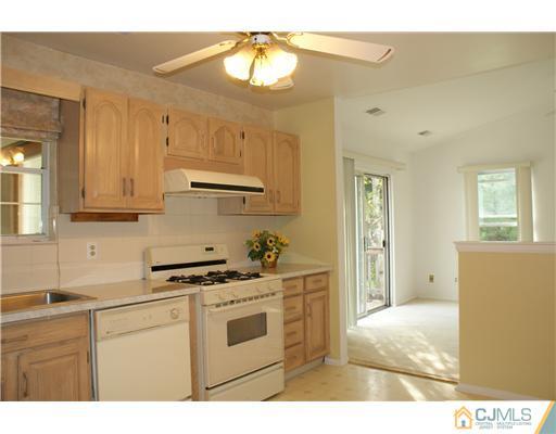 120 Woodbury Road Edison, NJ 08820 - Photo 5 of 12 Gallery Image 5