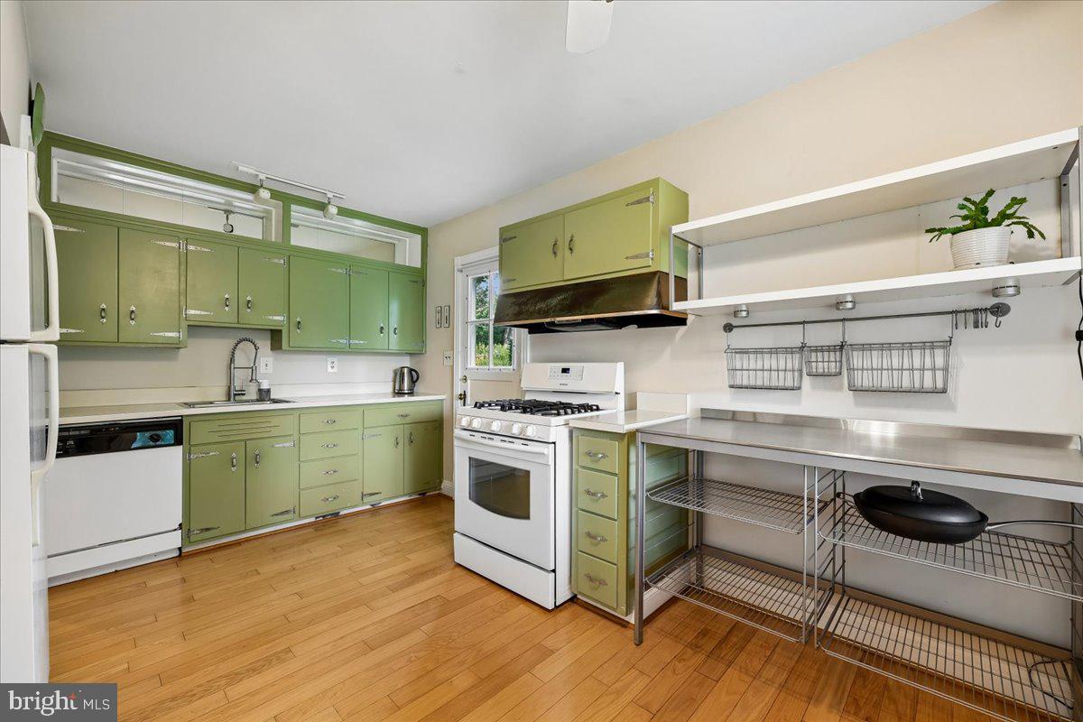 10404 Amherst Avenue Silver Spring, MD 20902 - Photo 17 of 49