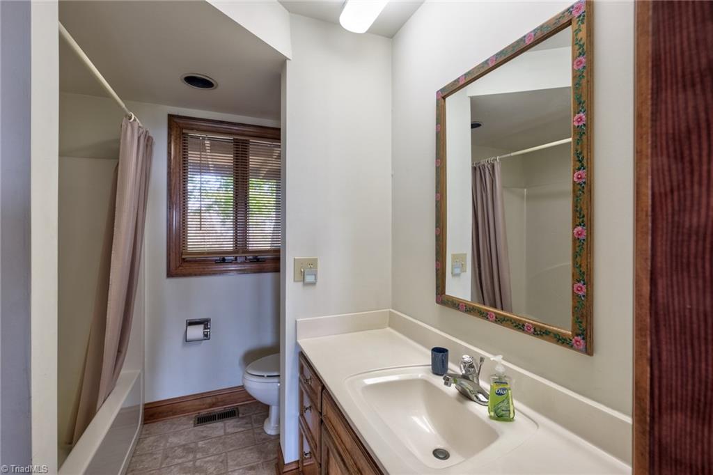 2085 Sauratown Mountain Road King, NC 27021 - Photo 23 of 36