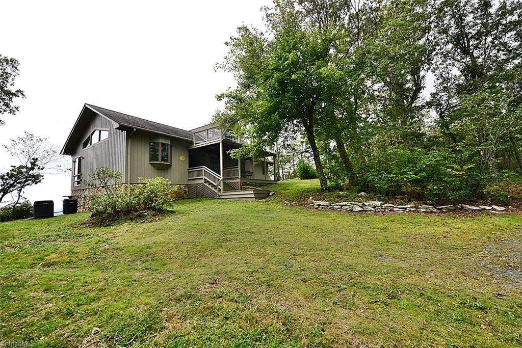 2085 Sauratown Mountain Road King, NC 27021 - Photo 10 of 36