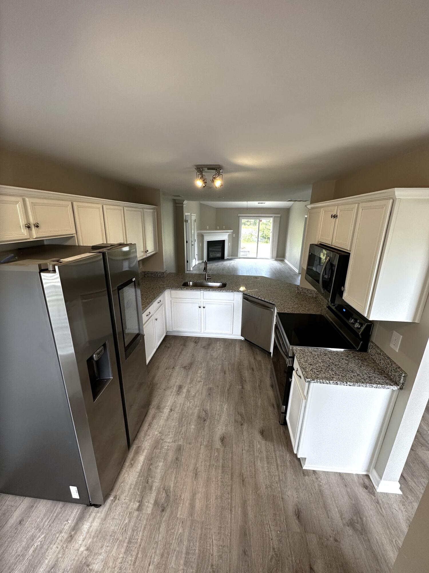 1246 River Rock Road Hanahan, SC 29410 - Photo 5 of 30 Kitchen2