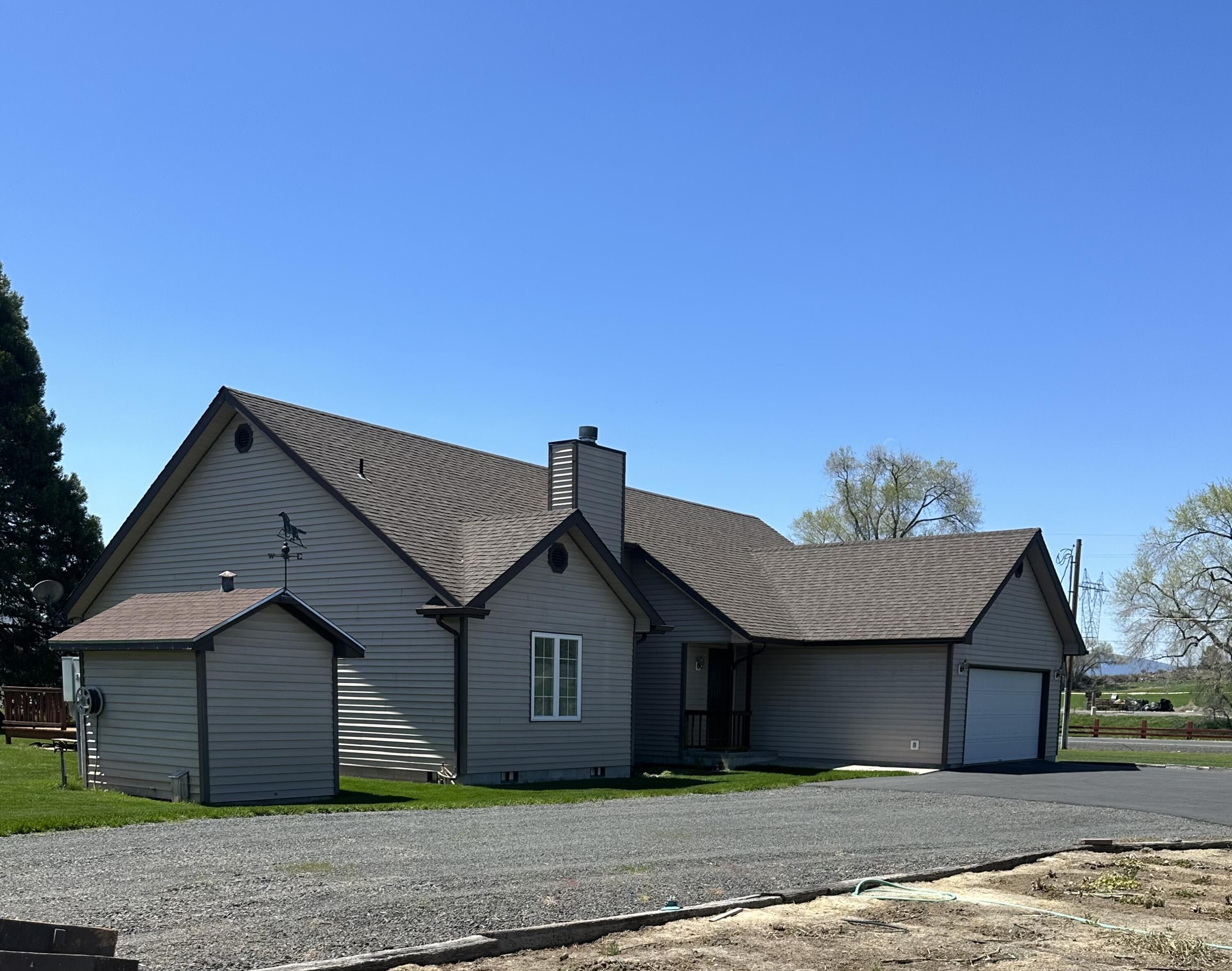 10505 Springlake Road Klamath Falls, OR 97603 - Photo 3 of 32 0003