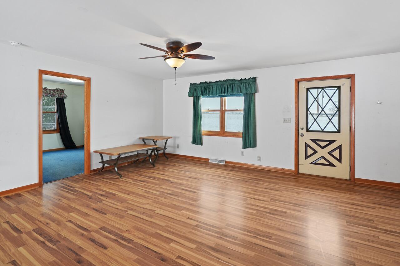 15910 County Line Road Yorkville, WI 53177 - Photo 2 of 22 Living Room