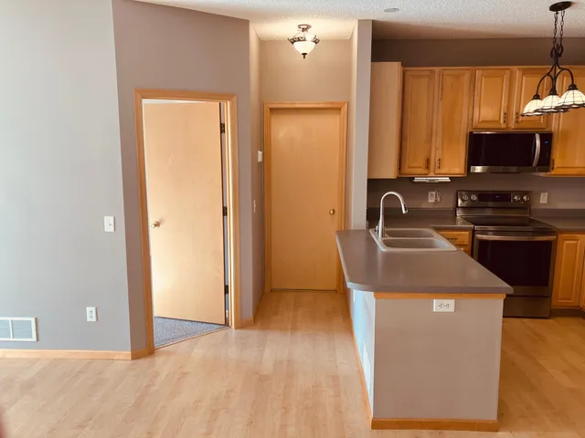 $269,500 | 9150 Comstock Lane North, Maple Grove, MN 55311