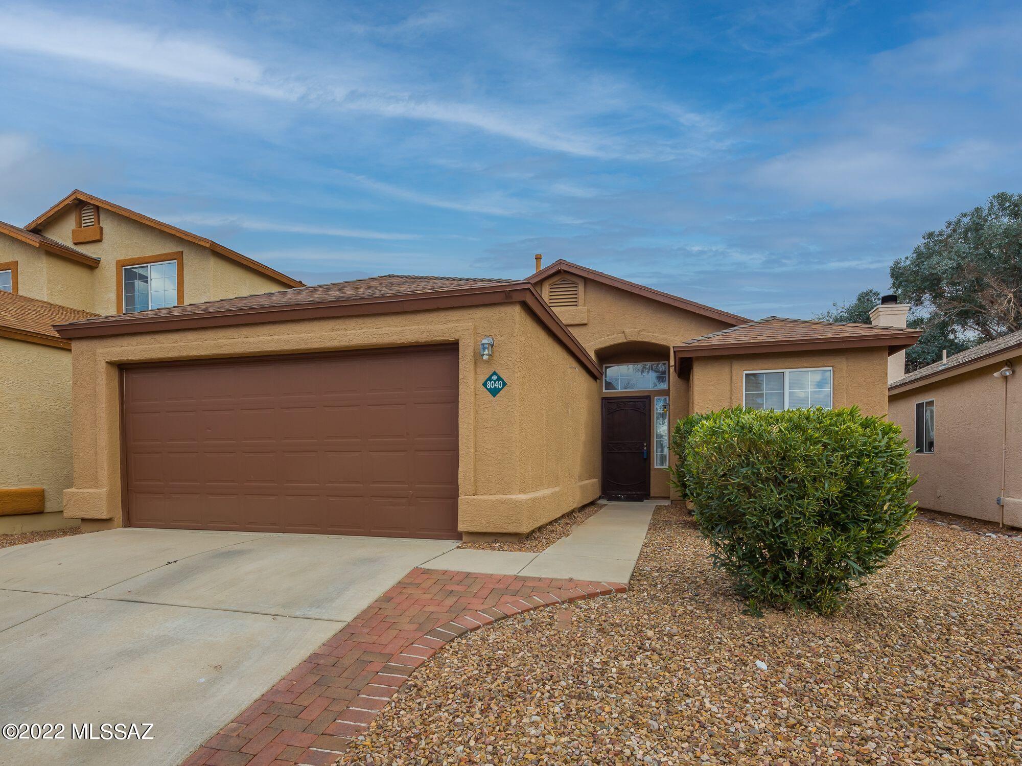 8040 North Halter Road Tucson, AZ 85741 - Photo 2 of 26 Gallery Image 2