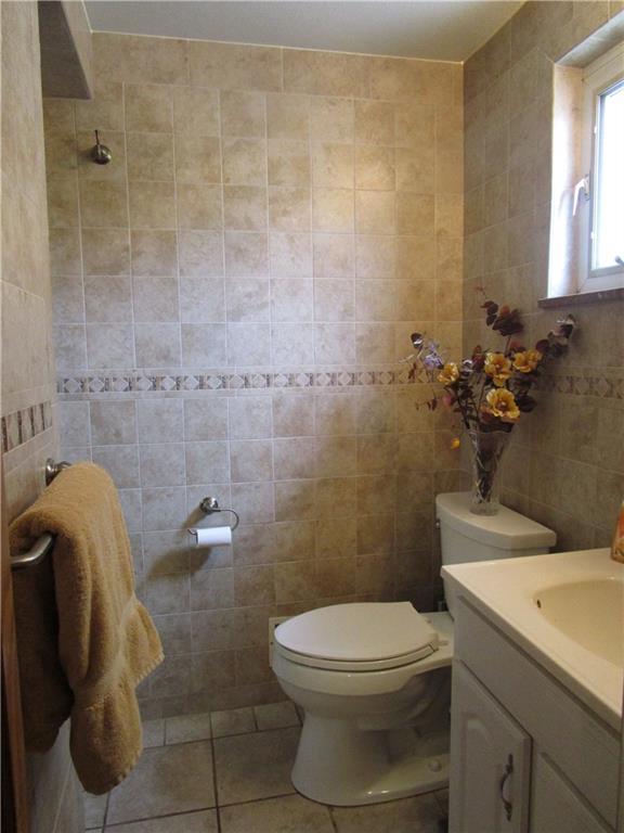 107 Fairview Avenue McKees Rocks, PA 15136 - Photo 14 of 24