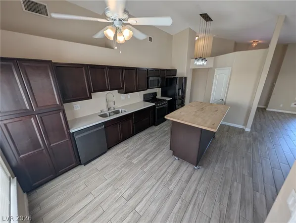 $2,100 | 4932 Dunvegan Court, North Las Vegas, NV 89031