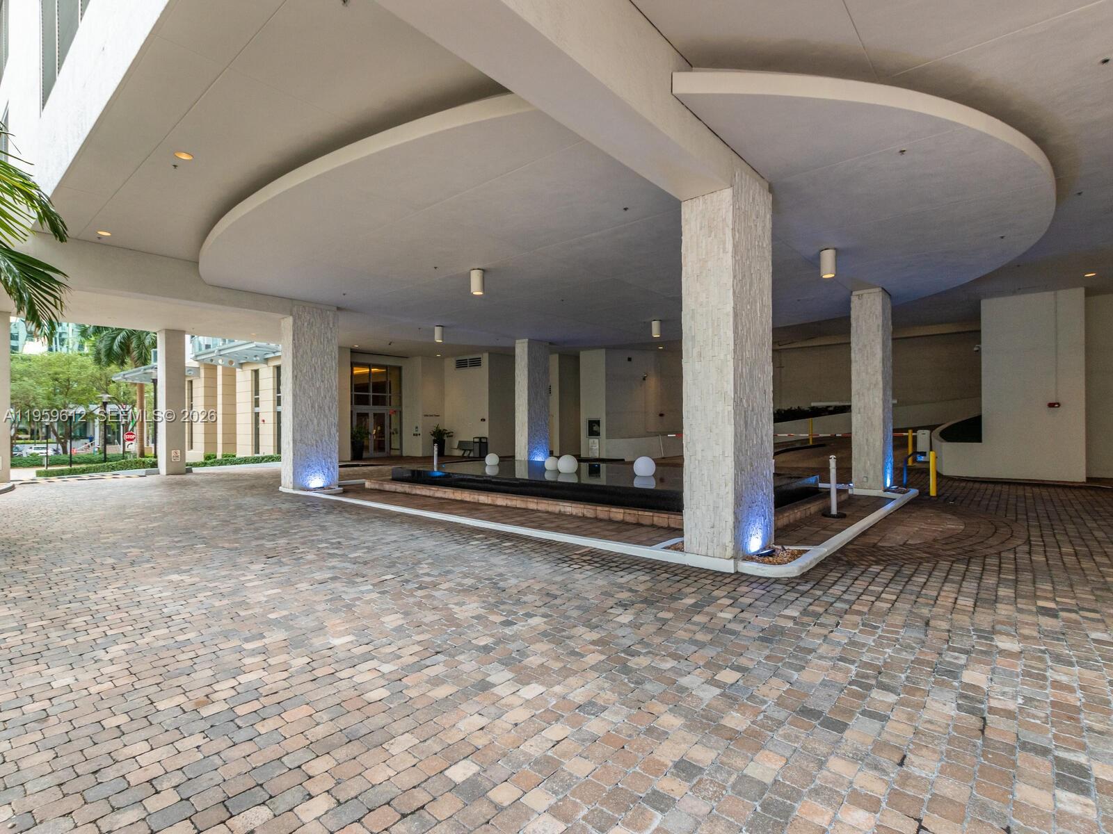 1060 Brickell Avenue, Unit 2113 Miami, FL 33131 - Photo 42 of 52 a view of a living room