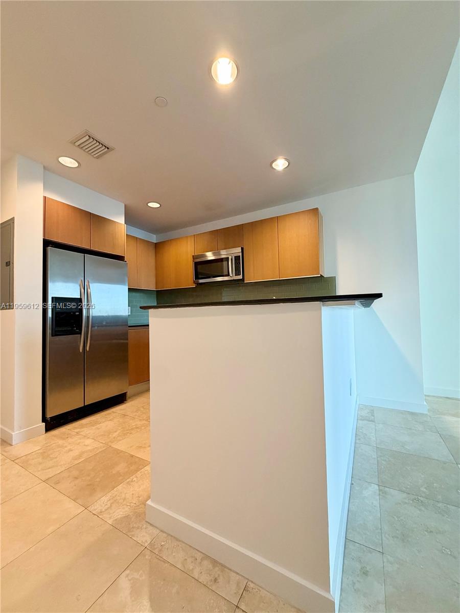1060 Brickell Avenue, Unit 2113 Miami, FL 33131 - Photo 7 of 52 a view of kitchen