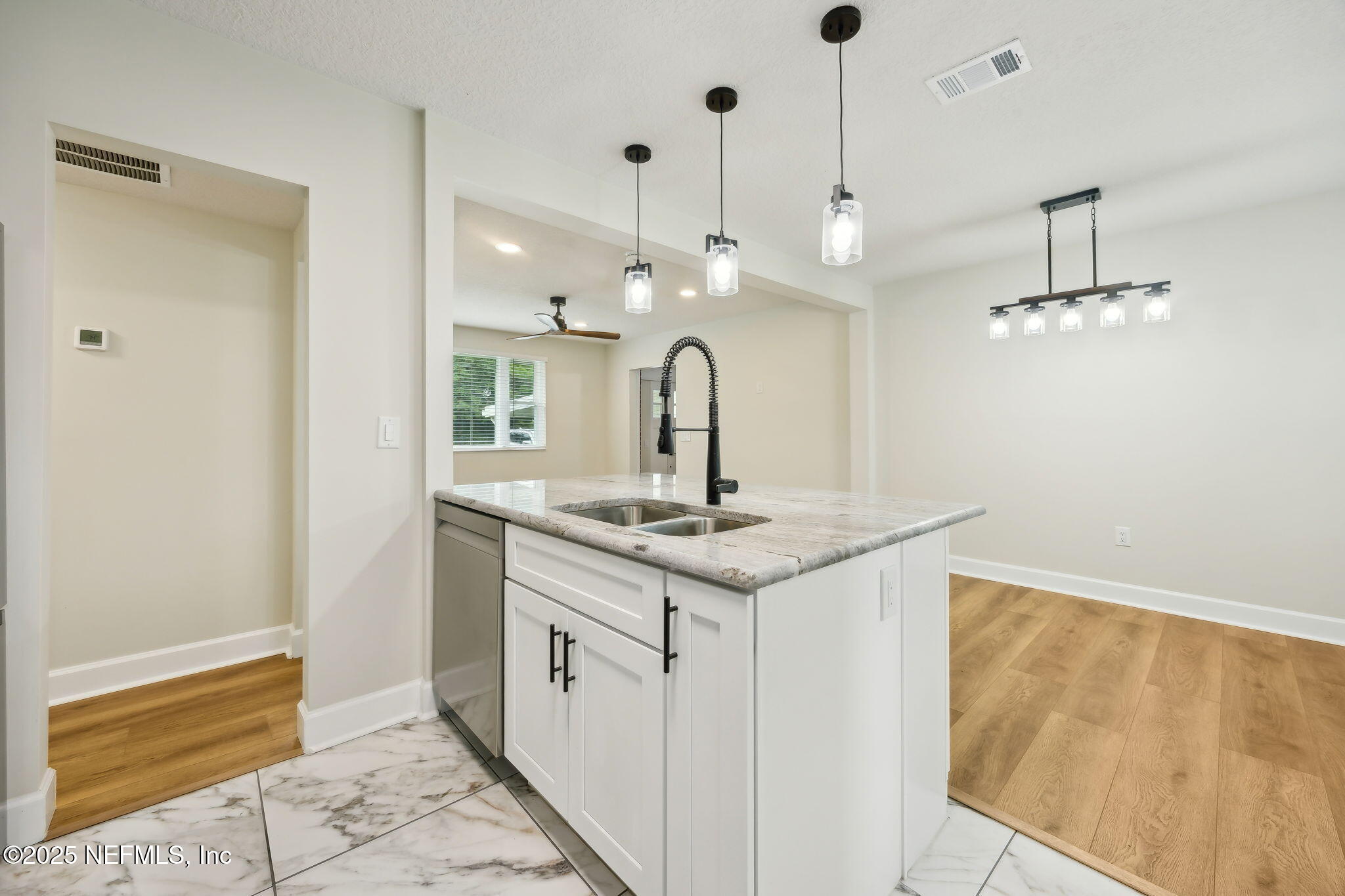 555 Glynlea Road Jacksonville, FL 32216 - Photo 12 of 32 Kitchen to Dining Area