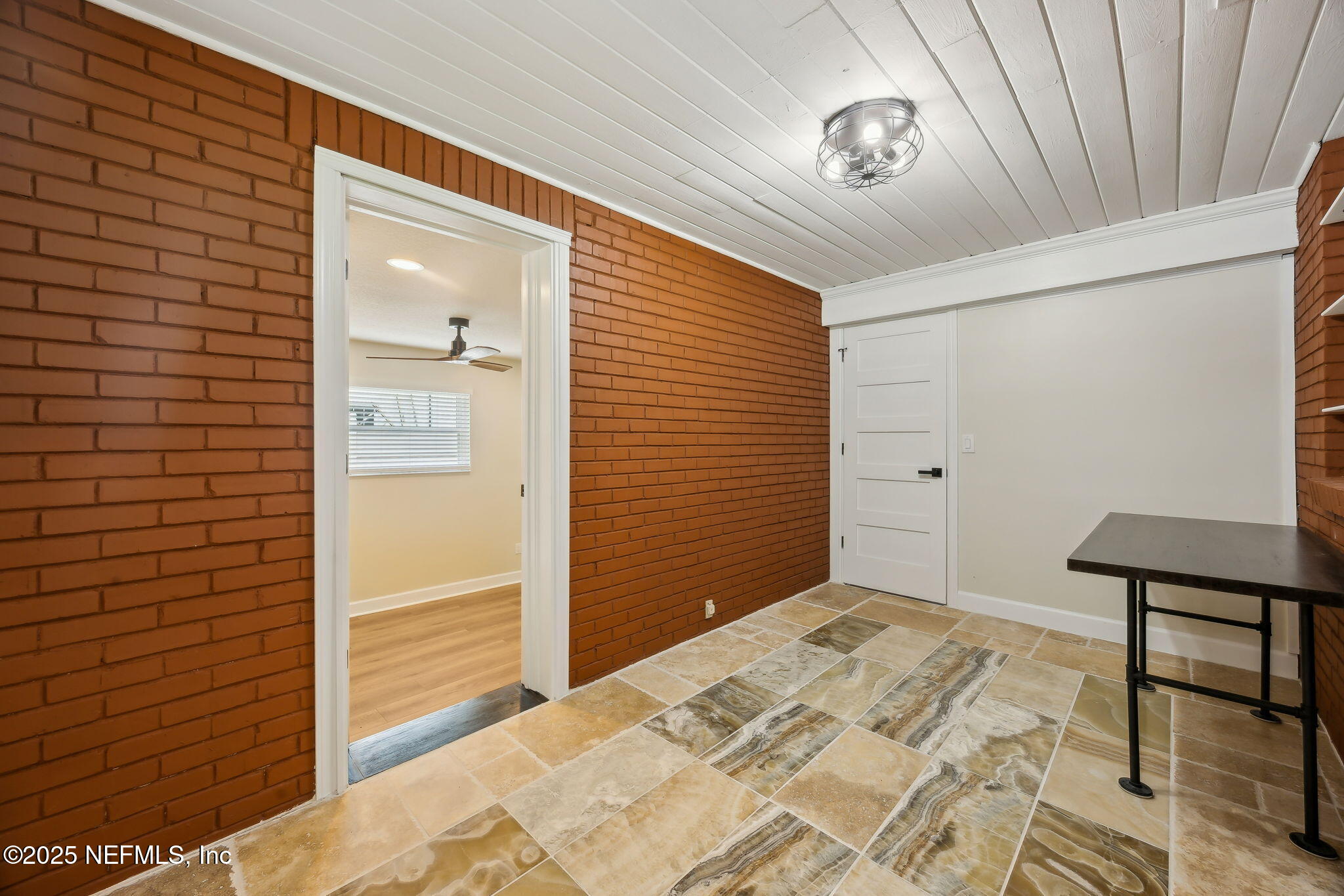 555 Glynlea Road Jacksonville, FL 32216 - Photo 3 of 32 Entry