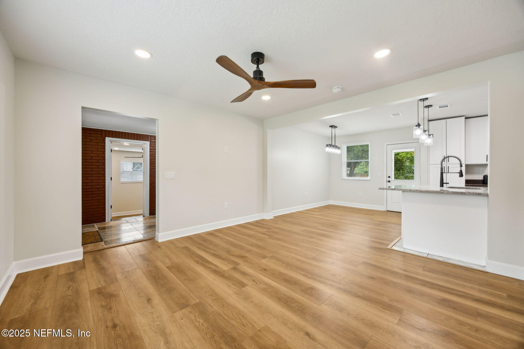 555 Glynlea Road Jacksonville, FL 32216 - Photo 6 of 32 7-web-or-mls-11_555 Glynlea Rd