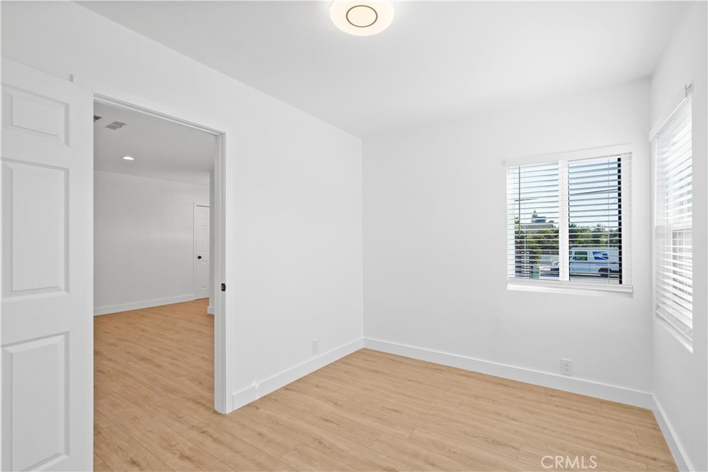 11031 Lull Street Sun Valley, CA 91352 - Photo 11 of 23