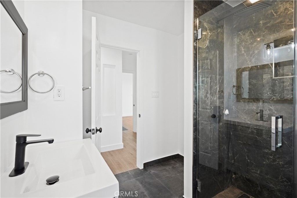 11031 Lull Street Sun Valley, CA 91352 - Photo 15 of 23