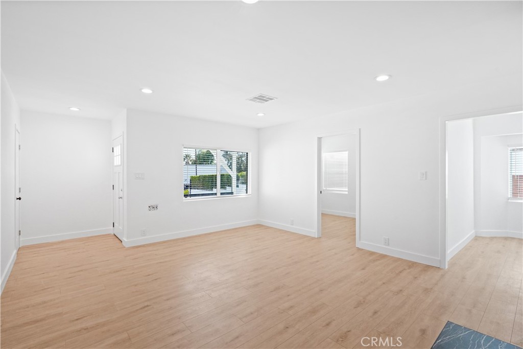 11031 Lull Street Sun Valley, CA 91352 - Photo 5 of 23